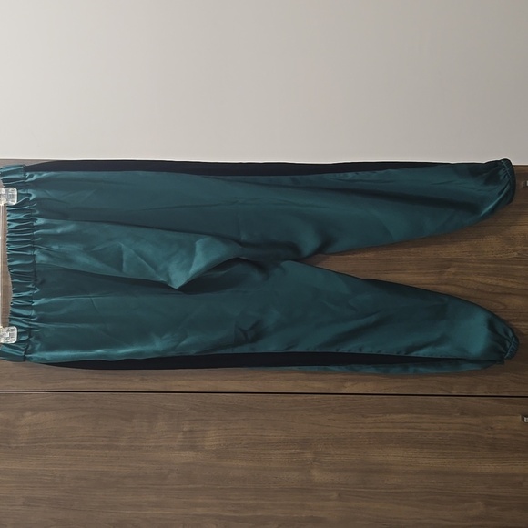 Emily McCarthy-Downtown Jogger In Botanical Green-Size Medium - Picture 10 of 17